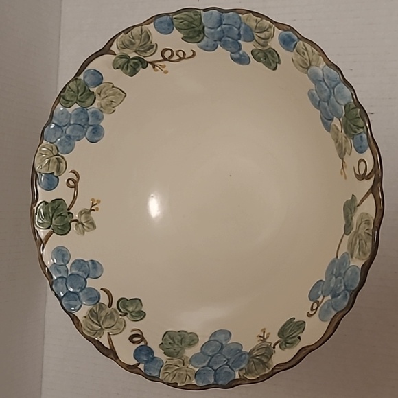 Vintage Metlox Poppytrail Large Bowl with Blue Grapes - Picture 11 of 16